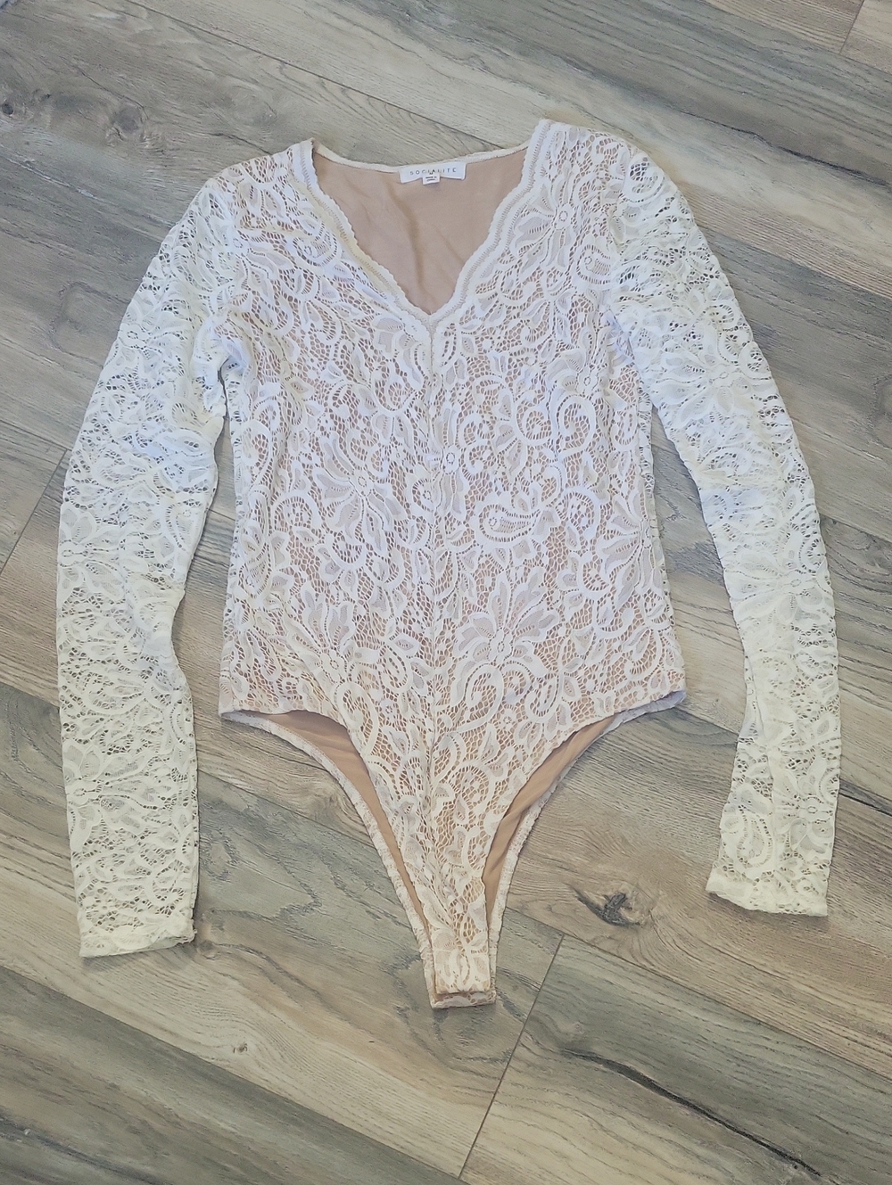 Socialite White Lace Long-Sleeve V-Neck Bodysuit